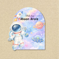 3D Gift Tag (Arch shape) - Astronaut in Space